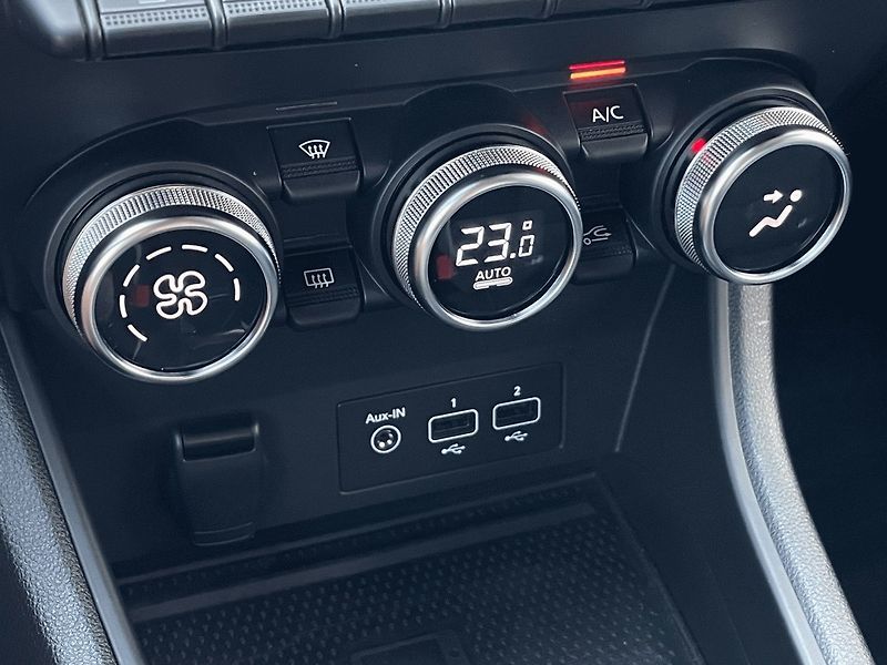 Renault Captur (2023) TECHNO 1,3TCe EDC - fotka 14 z 25