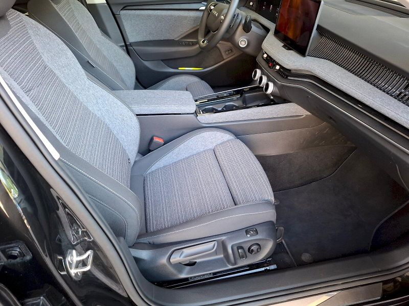 Škoda Superb (2025) COMBI SELECTION TD 110/2.0 A7F - fotka 25 z 41