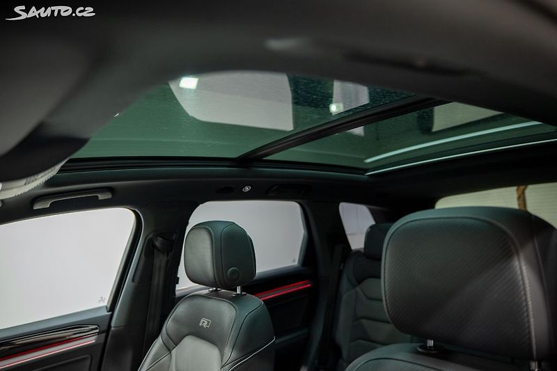 Volkswagen Touareg R-Line 3.0 TDI 210 kW - fotka 13 z 50