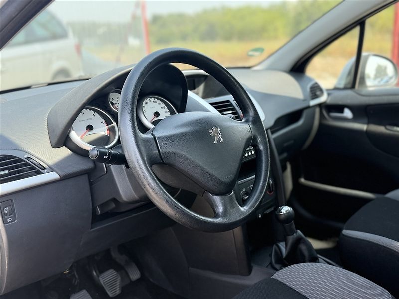 Peugeot 207 1,6 HDI KLIMA +SADA KOL 79tKm - fotka 10 z 25