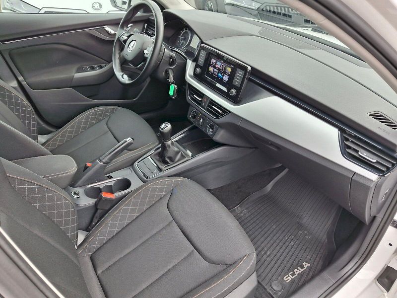 Škoda Scala (2023) Ambition 1,0TSi 81kW - fotka 13 z 33