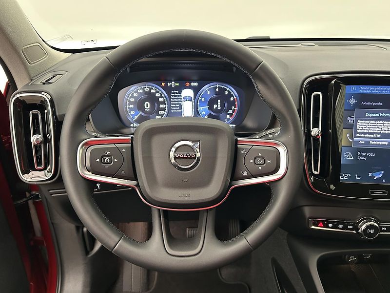 Volvo XC40 1.5 T2 Plus - fotka 22 z 30