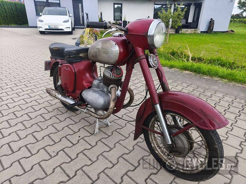 Jawa 250/353 (1961) - fotka 3 z 11