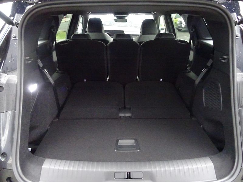 Peugeot 5008 (2026) GT Hybrid 145k e-DCS6 - fotka 13 z 56