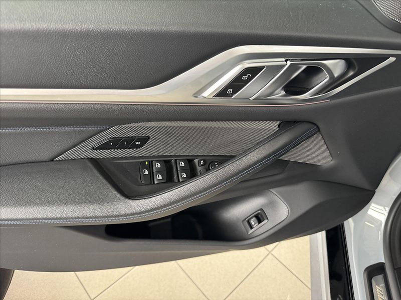 BMW Řada 4 2,0   420xD M-Sport Gran Coupe - fotka 11 z 25