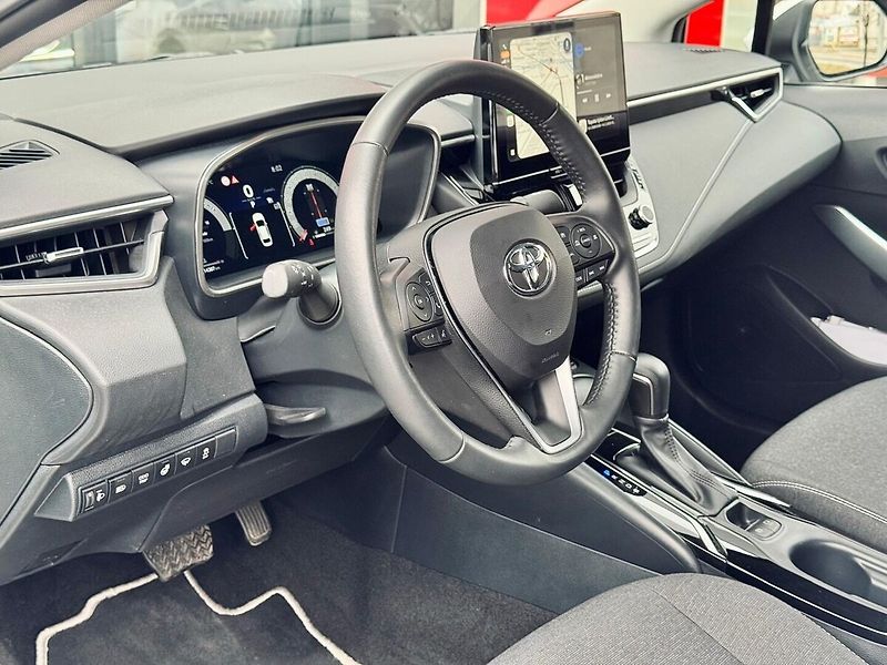 Toyota Corolla 1,8 Hybrid Style - fotka 8 z 16