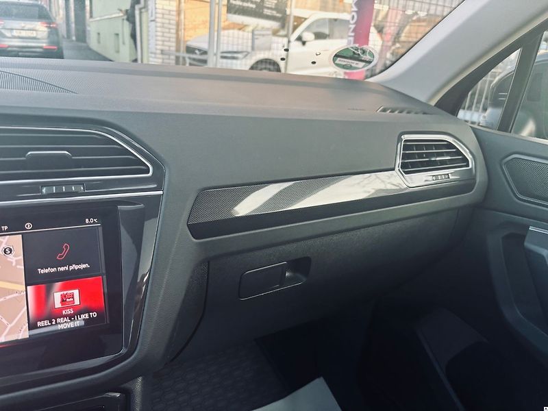 Volkswagen Tiguan PHEV/2023/PREMIUM-1M-ZÁRUKA24 - fotka 37 z 42