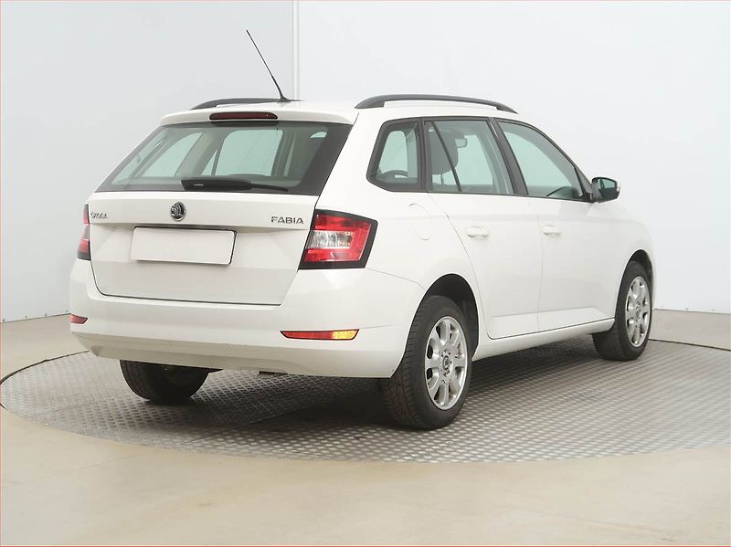 Škoda Fabia (2018) Ambition 1.0 TSI, Tempomat - fotka 5 z 14