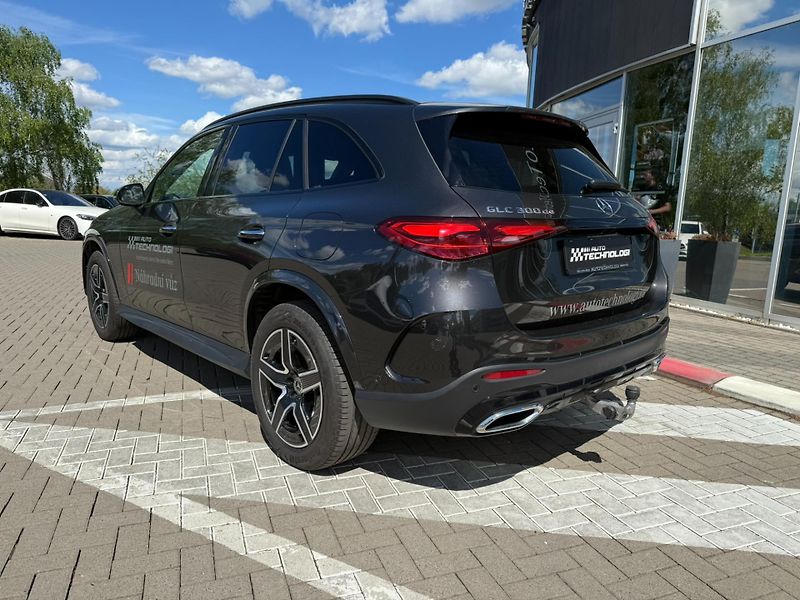 Mercedes-Benz GLC (2024) 300 de 4MATIC - fotka 6 z 27