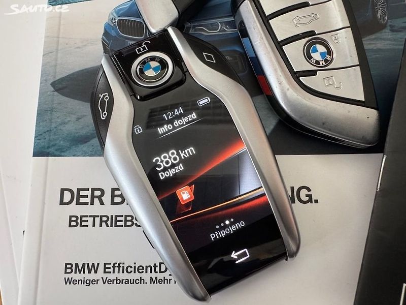 BMW Řada 5 (2017) 520d xdrive Sportline kombi - fotka 46 z 50
