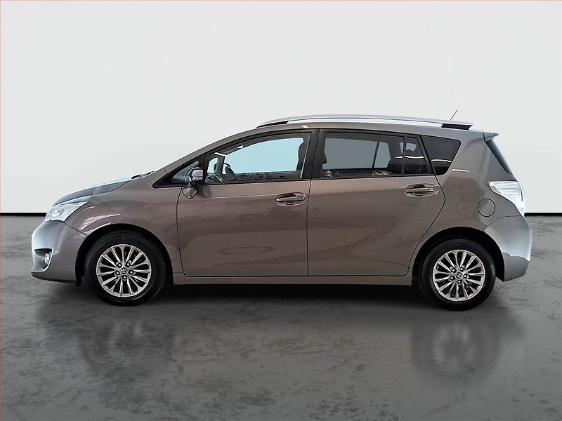 Toyota Verso (2016) 1.6 D-4D, Serv.kniha, Navi - fotka 3 z 20