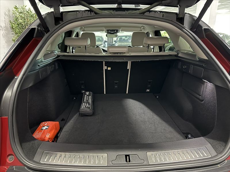 Land Rover Range Rover Velar 2,0   D180 AWD DYNAMIC HSE - fotka 29 z 34