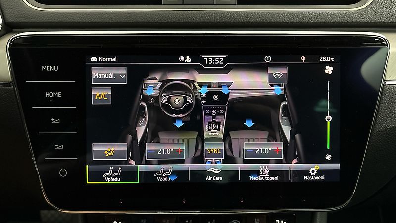 Škoda Superb 2.0 TDI DSG L&K Combi - fotka 32 z 35
