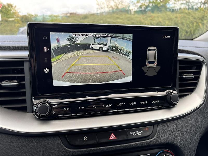 Kia Ceed 1,5 TGDi AT TOP ZÁRUKA CARPLAY - fotka 19 z 42