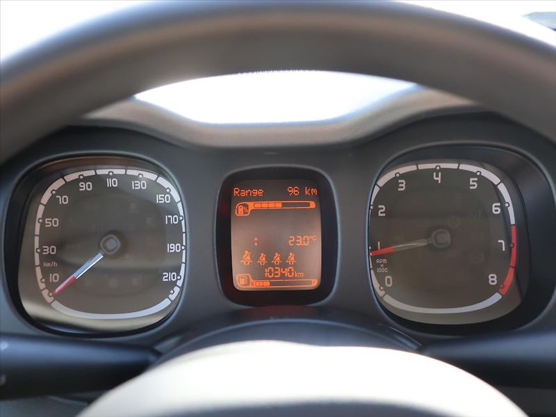 Fiat Panda 1,0 i Hybrid Cross Klima DPH - fotka 16 z 31