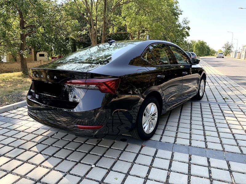 Škoda Octavia 1.0 TSI MHEV E-TEC 81 kW  - fotka 4 z 19