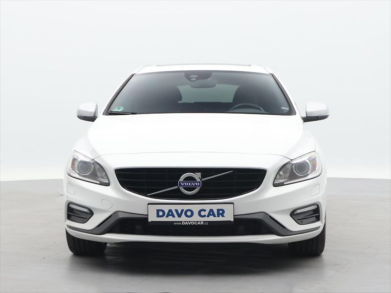 Volvo V60 2.4 D6 162kW R-Design Aut. DPH - fotka 2 z 37