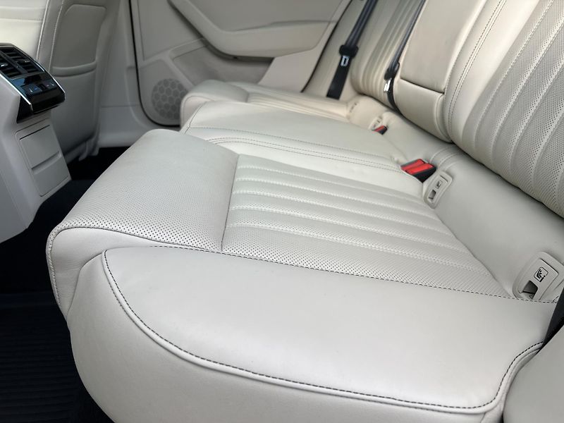 Škoda Superb 2.0TDi 110kw L&K ČR 1.MAJ DPH - fotka 27 z 50