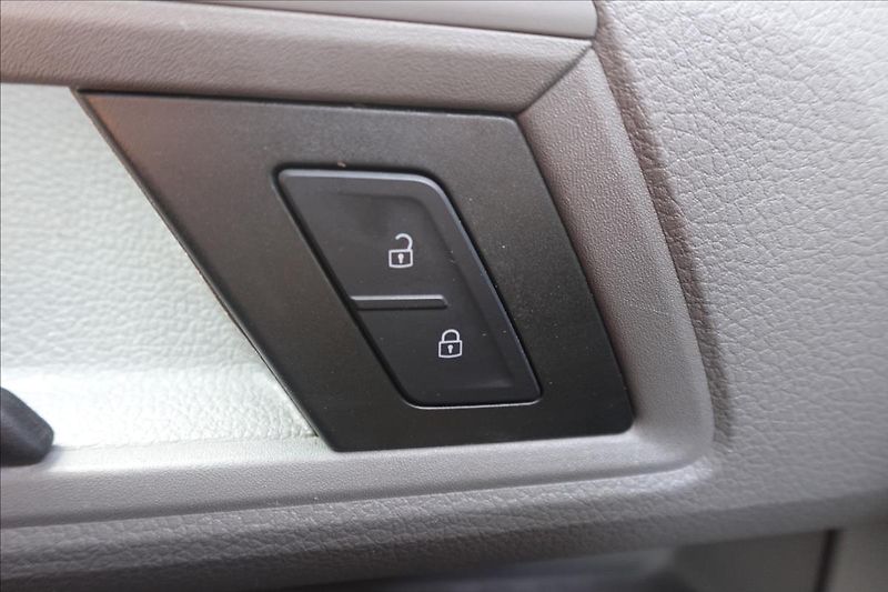 Volkswagen Crafter 2,0 TDI  VW L2H2 KLIMA - fotka 17 z 33