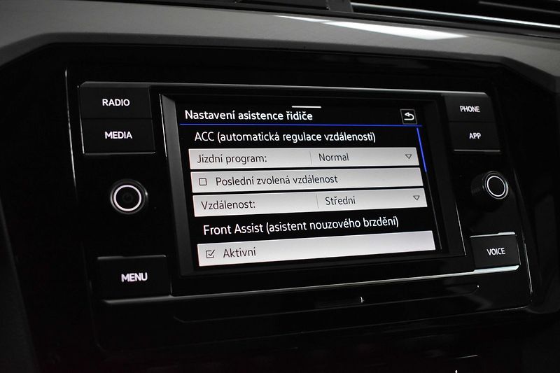 Volkswagen Passat 1.5 TSI BUSINESS*ACC*DPH*ČR 1M - fotka 26 z 35