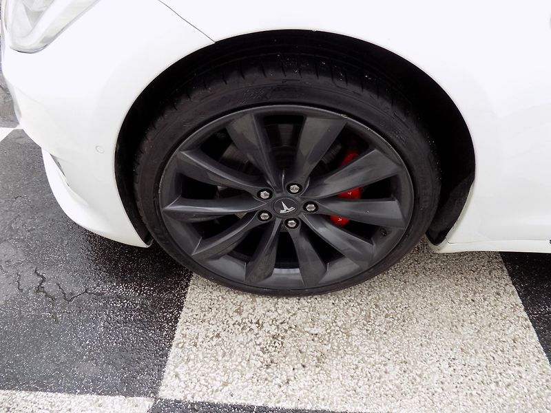 Tesla Model S (2016) P90D-780PS Nabíjení zdarma - fotka 41 z 50