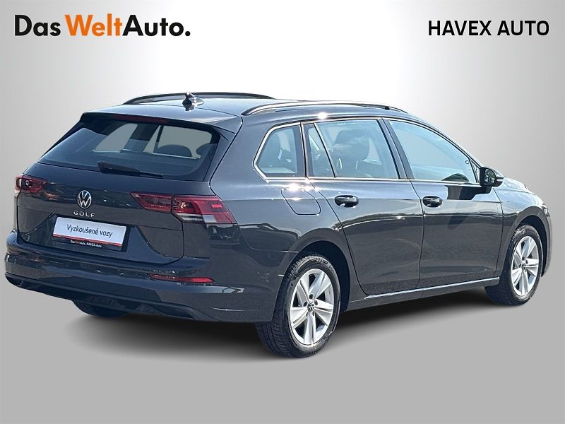 Volkswagen Golf (2023) Variant 1.5 TSI Life - fotka 2 z 31