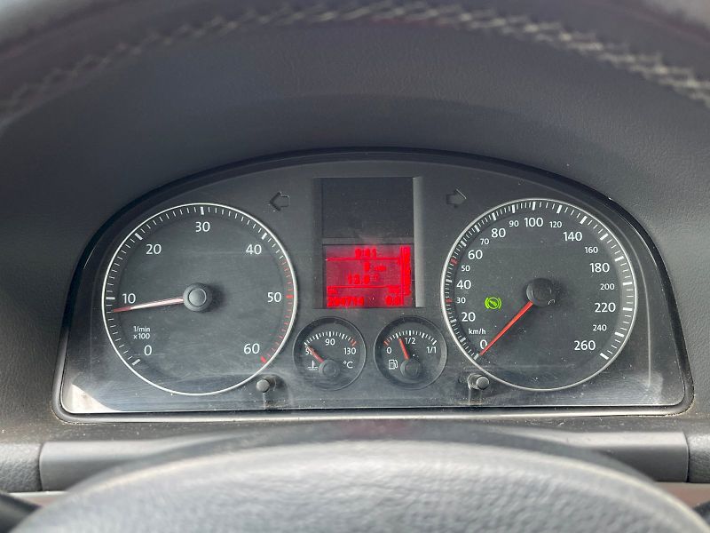Volkswagen Touran (2004) 2.0 TDI 103 kW DSG Highline - fotka 13 z 23