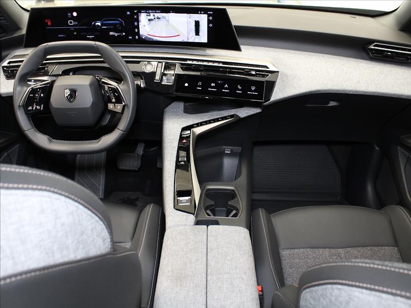 Peugeot 5008 1,2 Hybrid Allure 20tkm. ČR - fotka 9 z 28