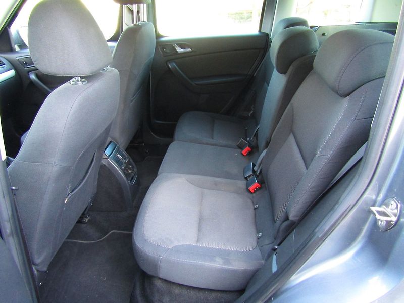 Škoda Yeti (2011) 1.6 TDI  77kW NOVÁ SPOJKA - fotka 21 z 37