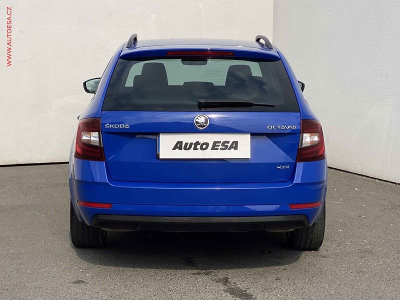 Škoda Octavia (2019) 2.0 TSi 4x4, ČR, Edition 100 - fotka 5 z 17