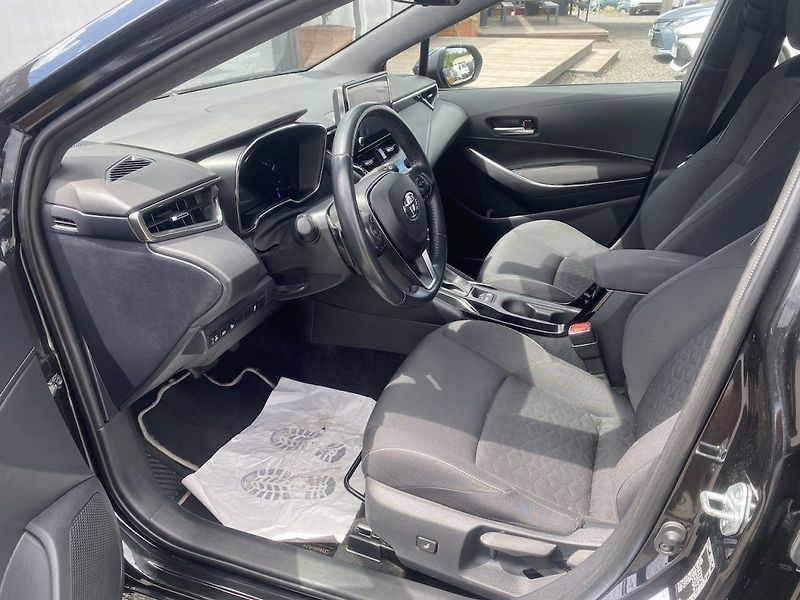 Toyota Corolla 2.0HEV, ČR-1m, ComTech, DPH - fotka 10 z 28