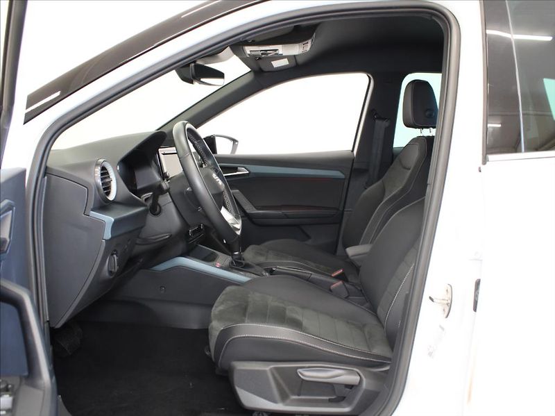 Seat Arona 1,0 TSi DSG Xperience 5L.Zár. - fotka 6 z 23