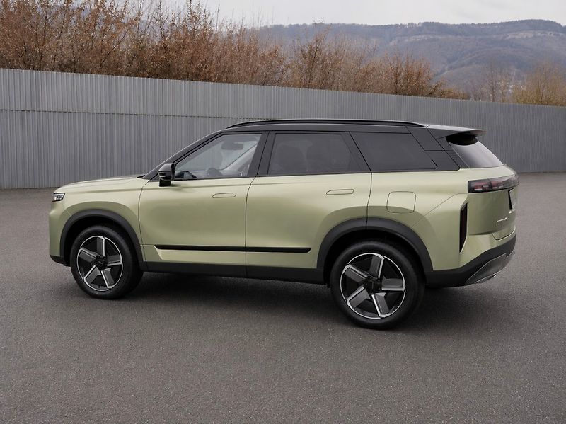 Jaecoo 7 (2026) 1,6 TGI 7AT Exclusive 4x4 - fotka 6 z 47