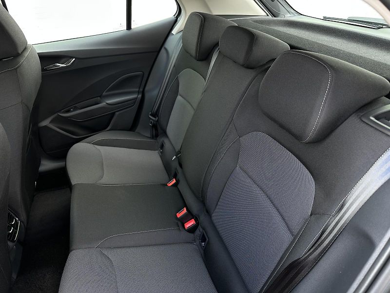 Škoda Fabia 1.0TSi DSG 116PS LED V.Cockpit - fotka 28 z 31