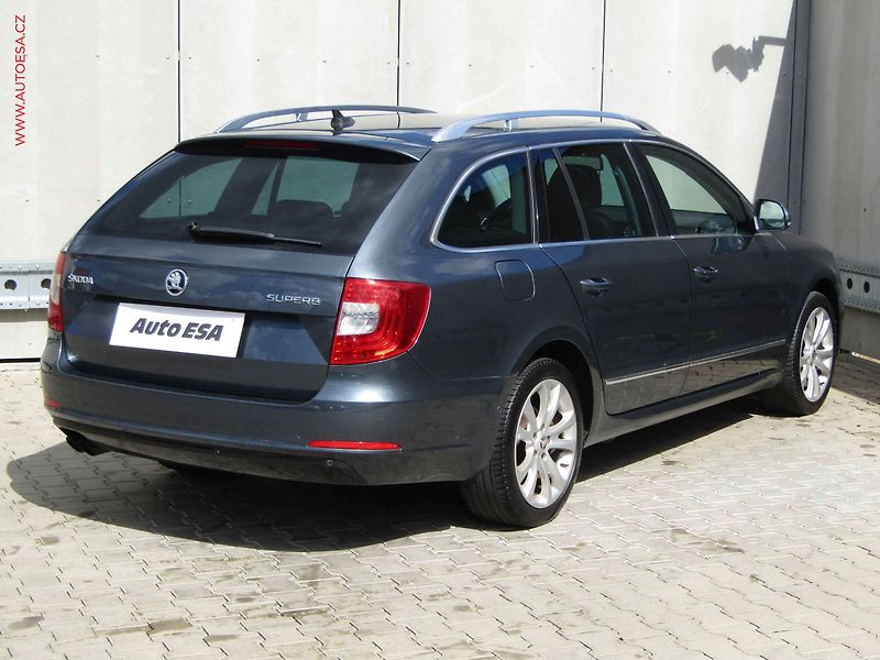 Škoda Superb (2014) 2.0 TDi, ČR, Elegance, DSG - fotka 4 z 21