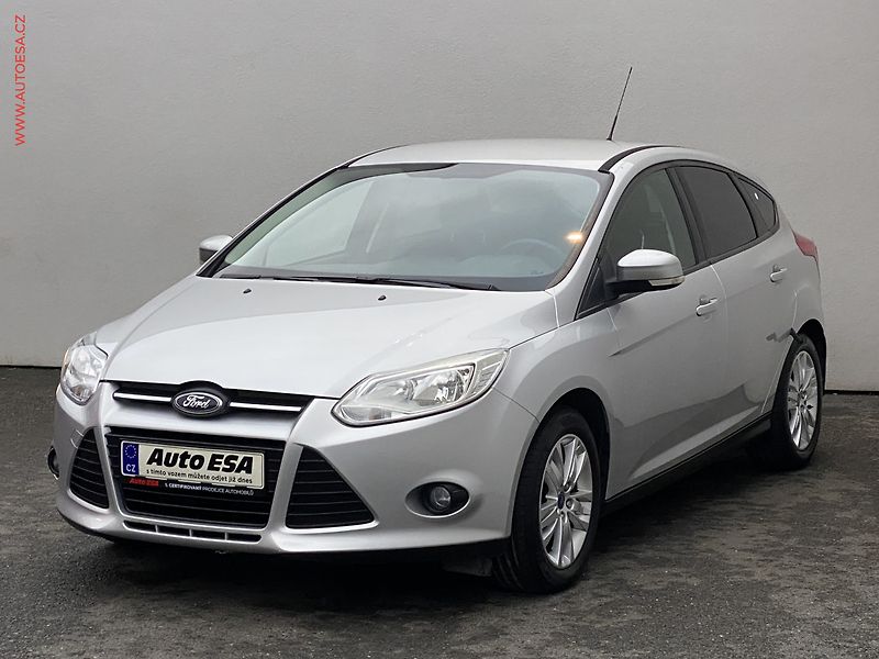 Ford Focus (2012) 1.6 Ti-VCT, Trend, AC, park. - fotka 3 z 15