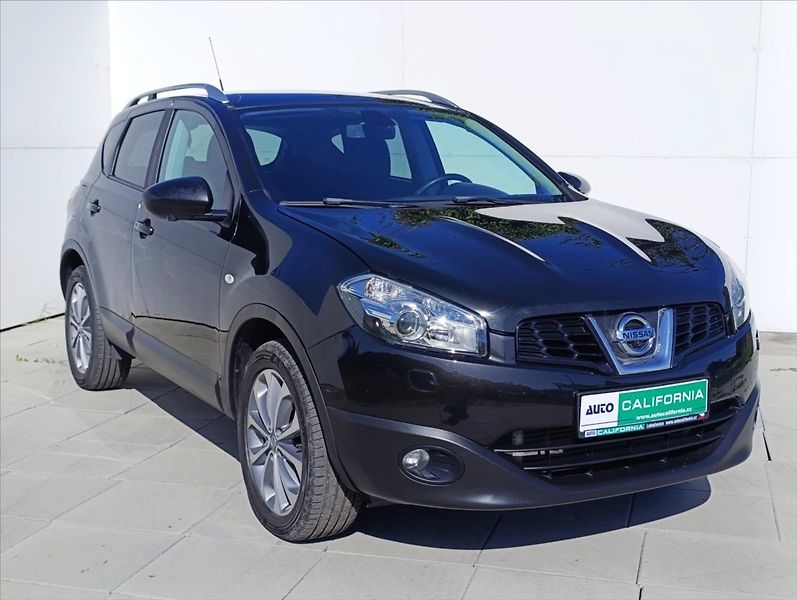 Nissan Qashqai 2,0 DCi 4x4 kamera tažné 1m ČR - fotka 4 z 39