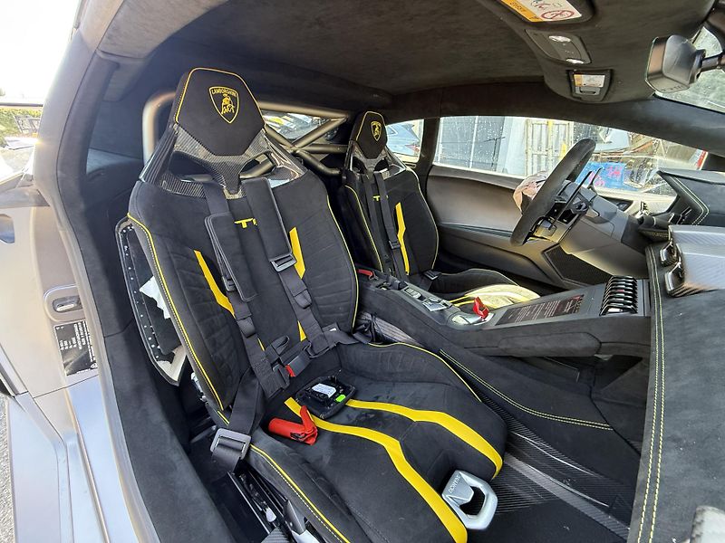 Lamborghini Huracán STO - 60 ANNIVERSARIO - fotka 29 z 37