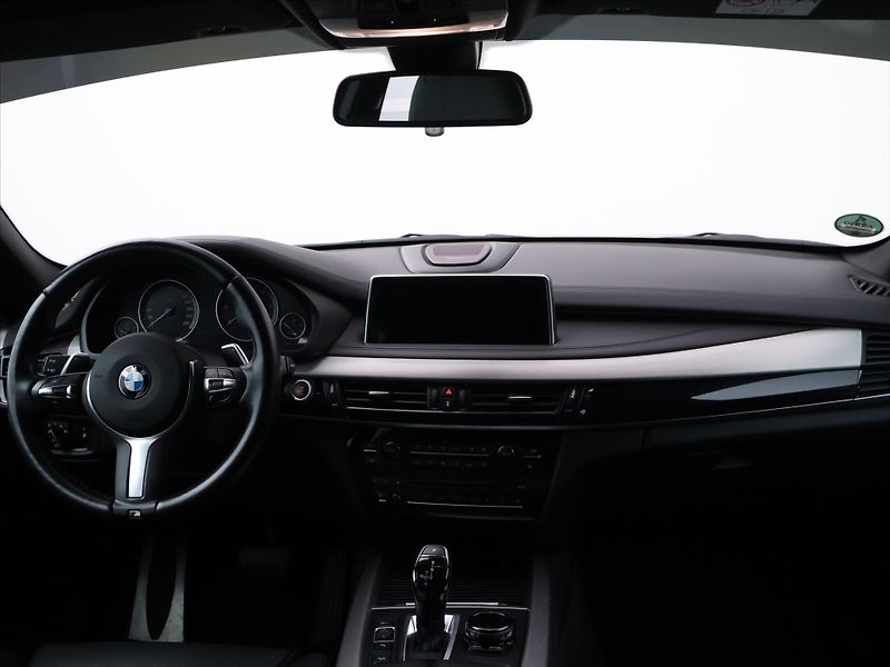 BMW X5 3,0 40d 230kW xDrive M-Paket C - fotka 25 z 32