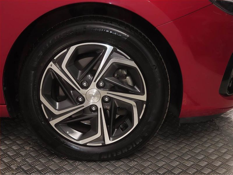 Hyundai i30 (2023) Family 1.5 T-GDI MHEV - fotka 14 z 19