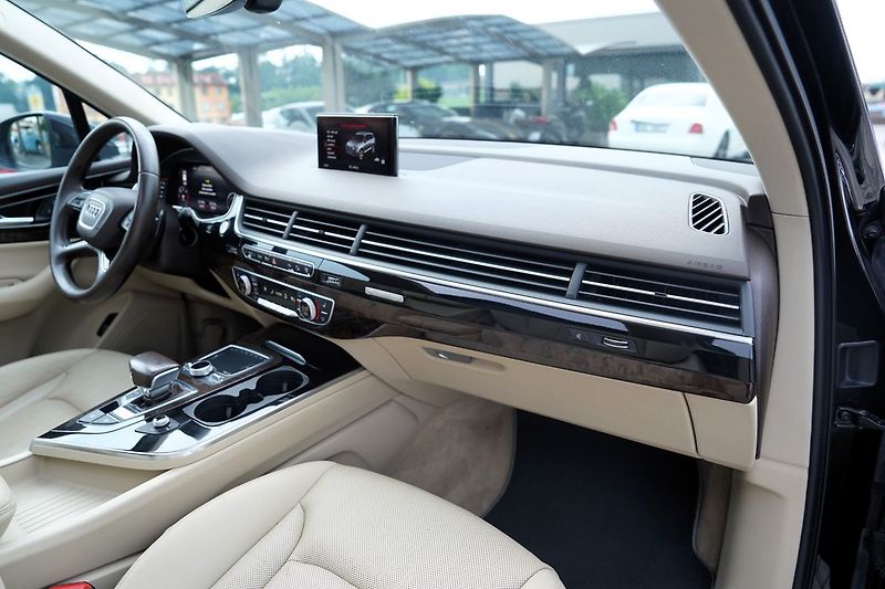 Audi Q7 3.0 TDI 200 kW/Q/7míst - fotka 25 z 49