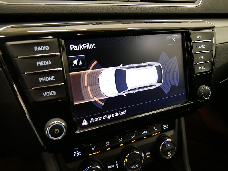 Škoda Superb - fotka 20 z 24
