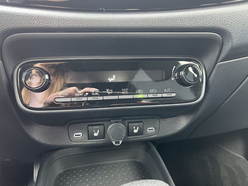 Toyota Aygo 1.5L HEV Comfort - fotka 19 z 26