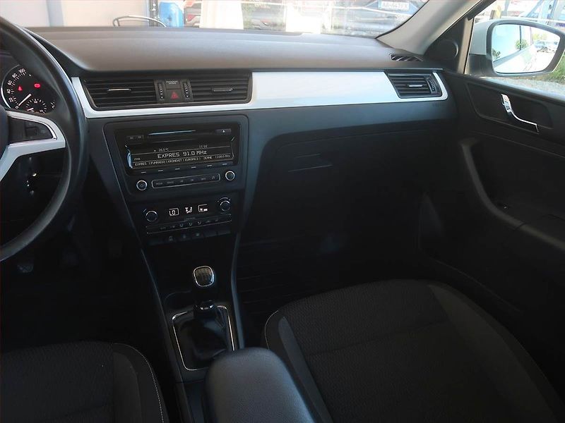Škoda Rapid (2014) Spaceback 1.2 TSI, Tempomat - fotka 8 z 15