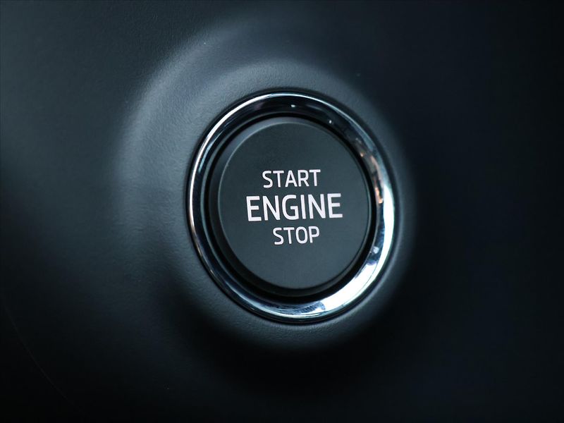 Škoda Karoq 2,0 TDI 4x4 DSG Sportline DPH - fotka 26 z 42