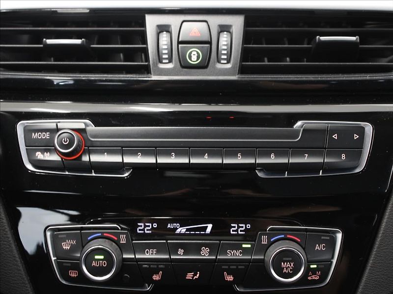 BMW X1 2,0 18d xDrive 115tkm.2.maj.ČR - fotka 14 z 24