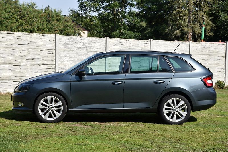 Škoda Fabia 1.2 TSi 6st STYLE,KLIMA,VÝHŘEV - fotka 5 z 50