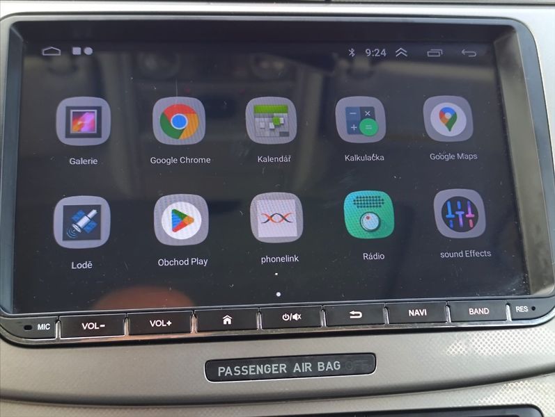 Volkswagen Passat 2,0 TDi Kůže Navigace Tažné - fotka 33 z 37