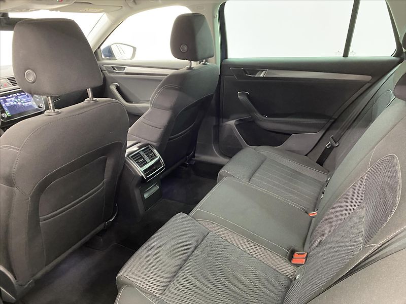Škoda Superb 2,0 TDI 147kW DSG Style - fotka 6 z 29