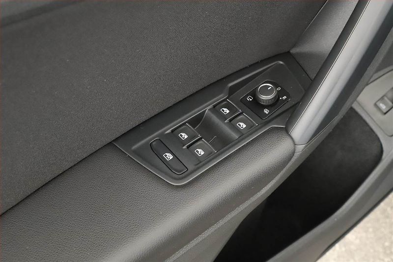 Volkswagen Tiguan (2021) 2.0 TDI - fotka 9 z 22